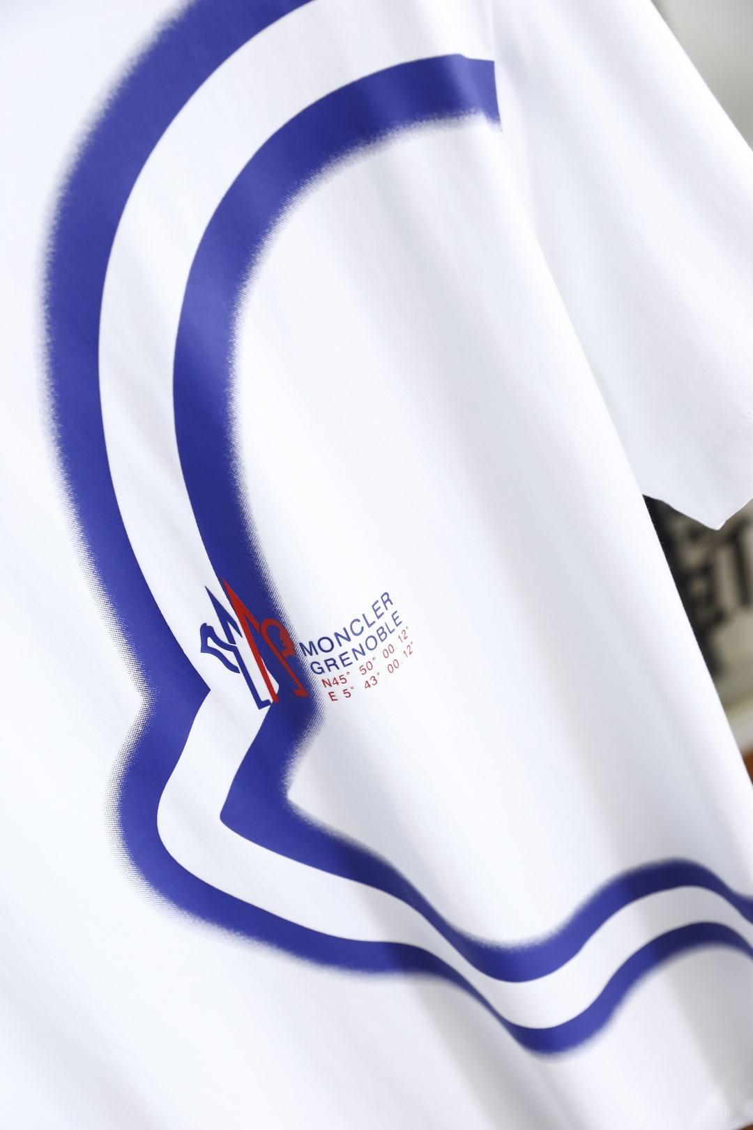 🔥蒙口/Mo*cler.
2025夏季男士圆领短袖🍃胸前奢华品牌LOGO标识标注👍🏼上身就能体会这款设计