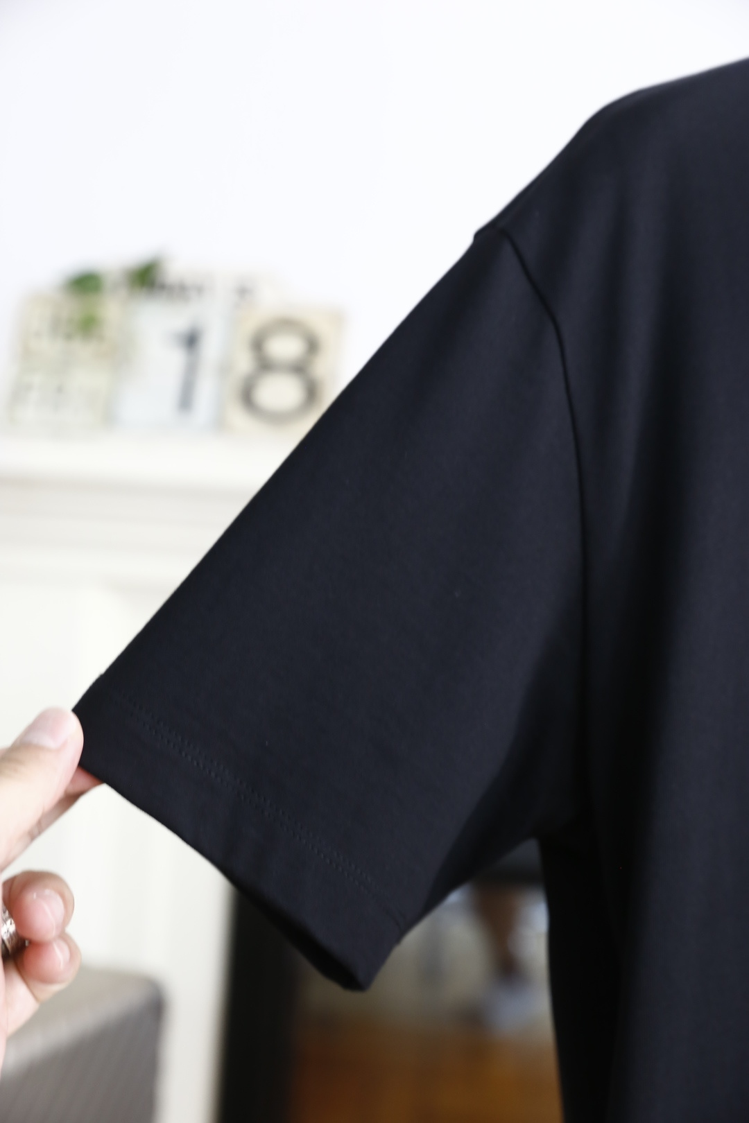 🔥蒙口/Mo*cler.
2025夏季男士圆领短袖🍃胸前奢华品牌LOGO标识标注👍🏼上身就能体会这款设计