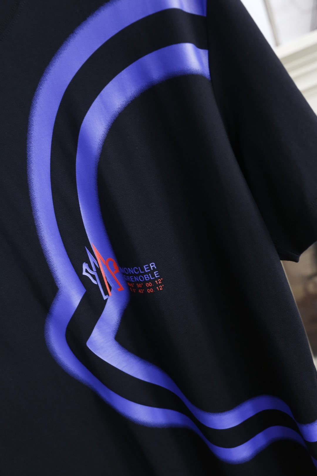 🔥蒙口/Mo*cler.
2025夏季男士圆领短袖🍃胸前奢华品牌LOGO标识标注👍🏼上身就能体会这款设计