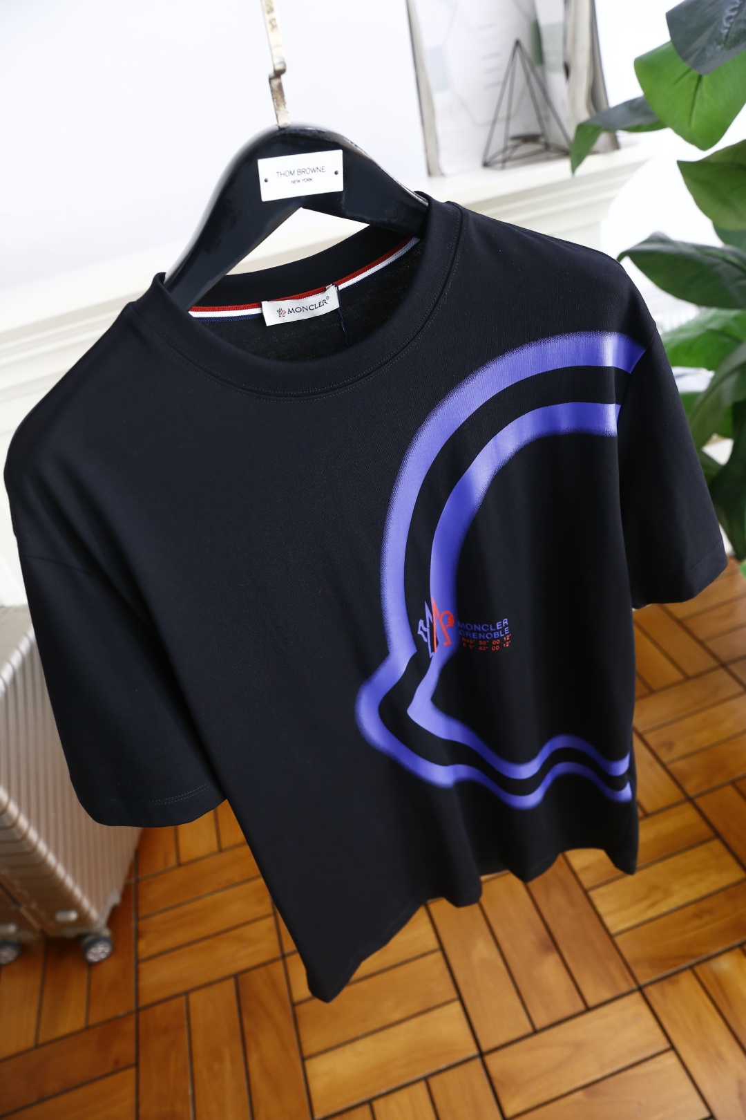 🔥蒙口/Mo*cler.
2025夏季男士圆领短袖🍃胸前奢华品牌LOGO标识标注👍🏼上身就能体会这款设计