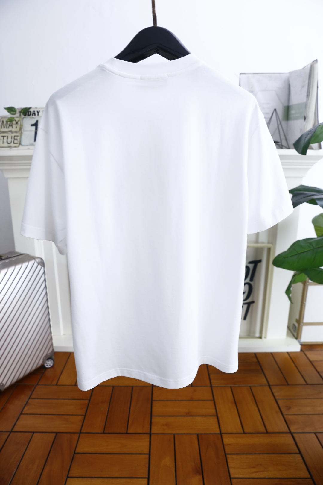 🔥古驰.
2025夏季原单男士休闲圆领短袖T恤！奢华经典品牌原版字母LOGO设计！高端定制 高版本 时尚