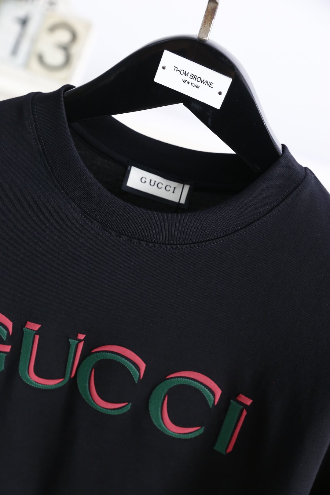 🔥古驰.
2025夏季原单男士休闲圆领短袖T恤！奢华经典品牌原版字母LOGO设计！高端定制 高版本 时尚