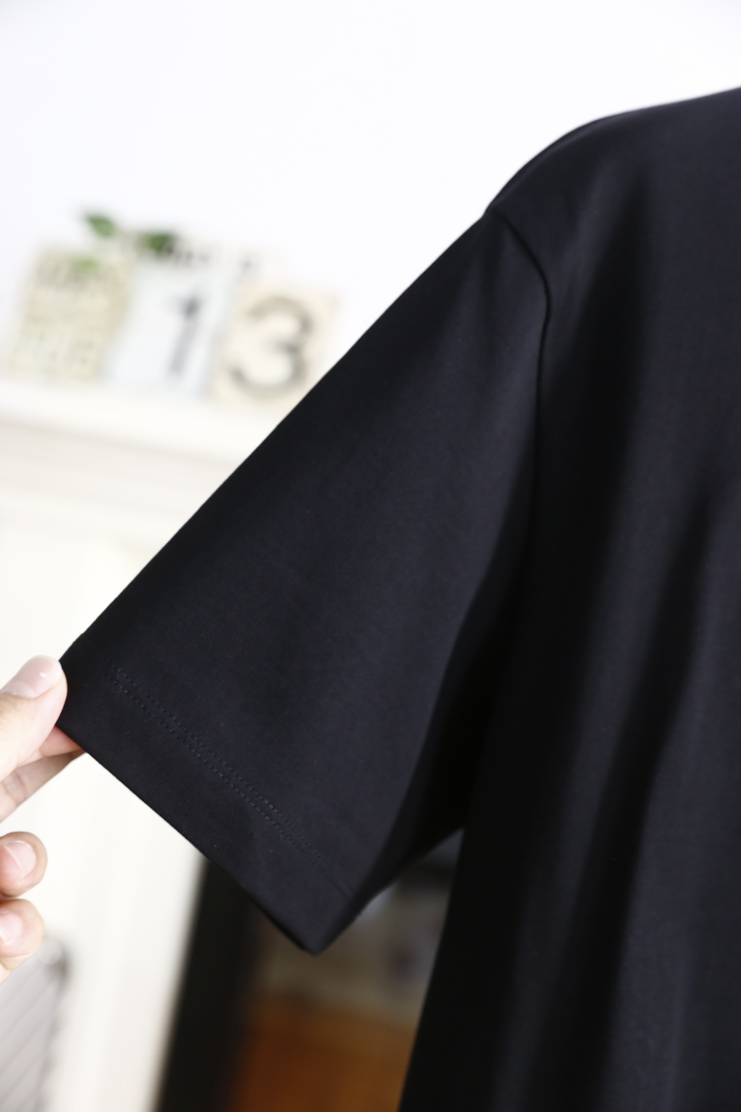 🔥古驰.
2025夏季原单男士休闲圆领短袖T恤！奢华经典品牌原版字母LOGO设计！高端定制 高版本 时尚