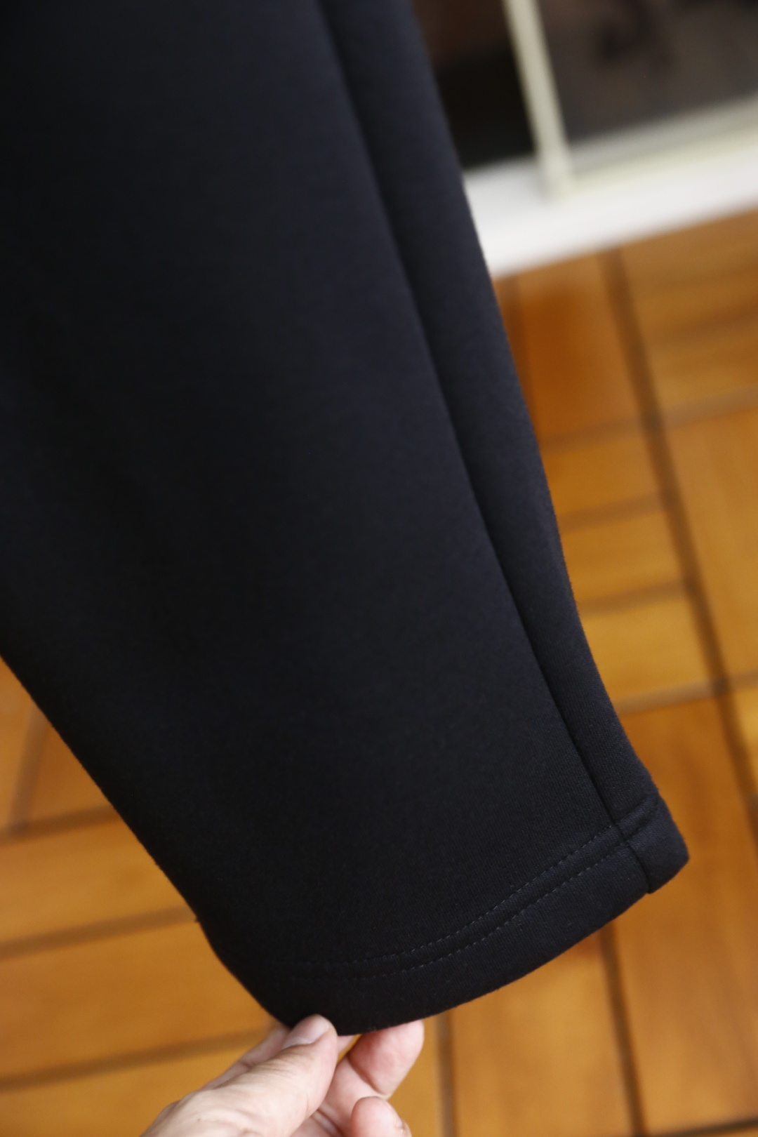 🔥lP🆕.
秋季新品🆕男士时尚百搭休闲裤！采用进口舒适羊毛混纺面料，奢华经典品牌LOGO设计 上身随意舒