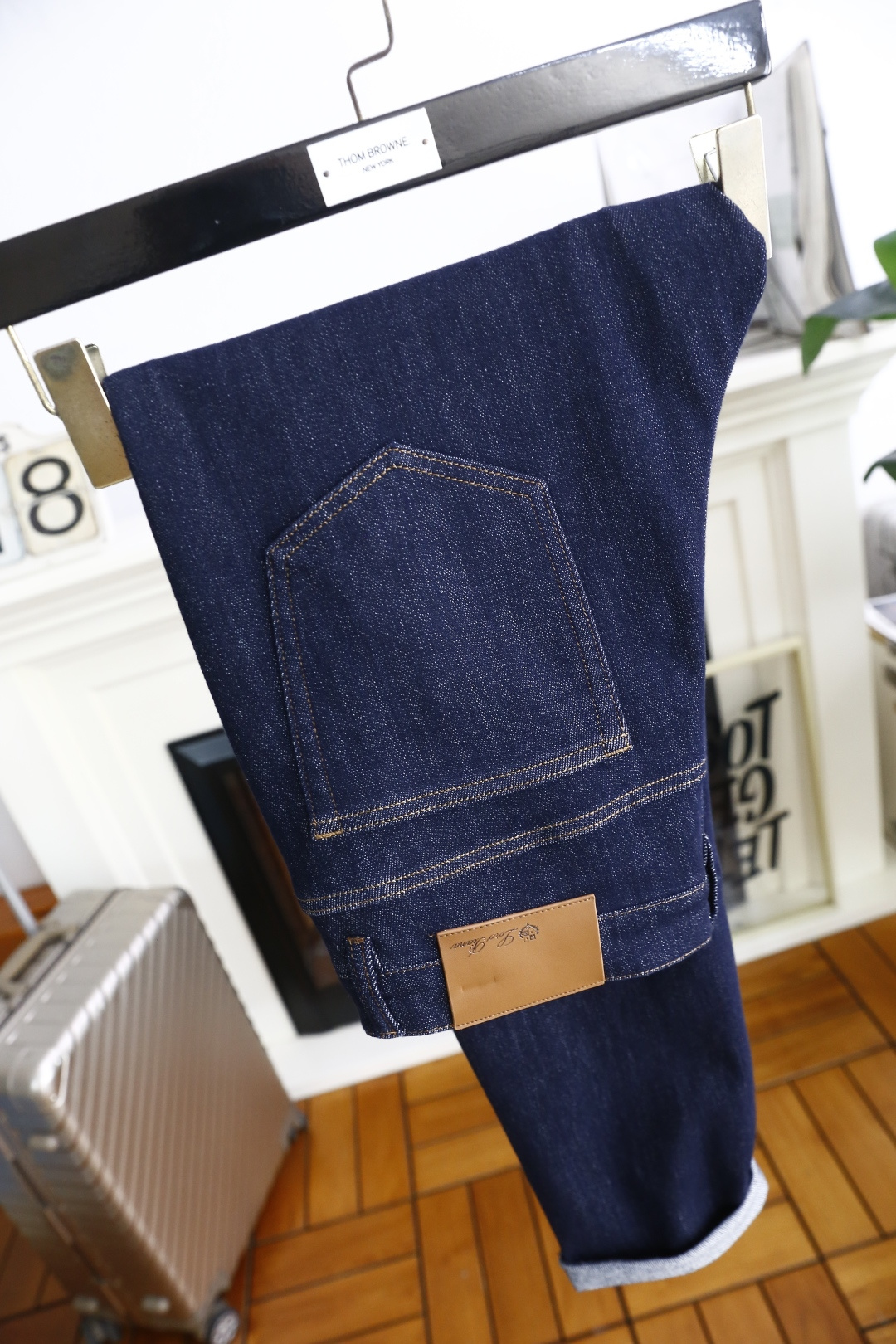 🔥lP🆕.
季新品时尚男士休闲牛仔裤👖采用客供水洗弹力牛仔面料！奢华经典品牌字母Logo标志彰显品牌特征