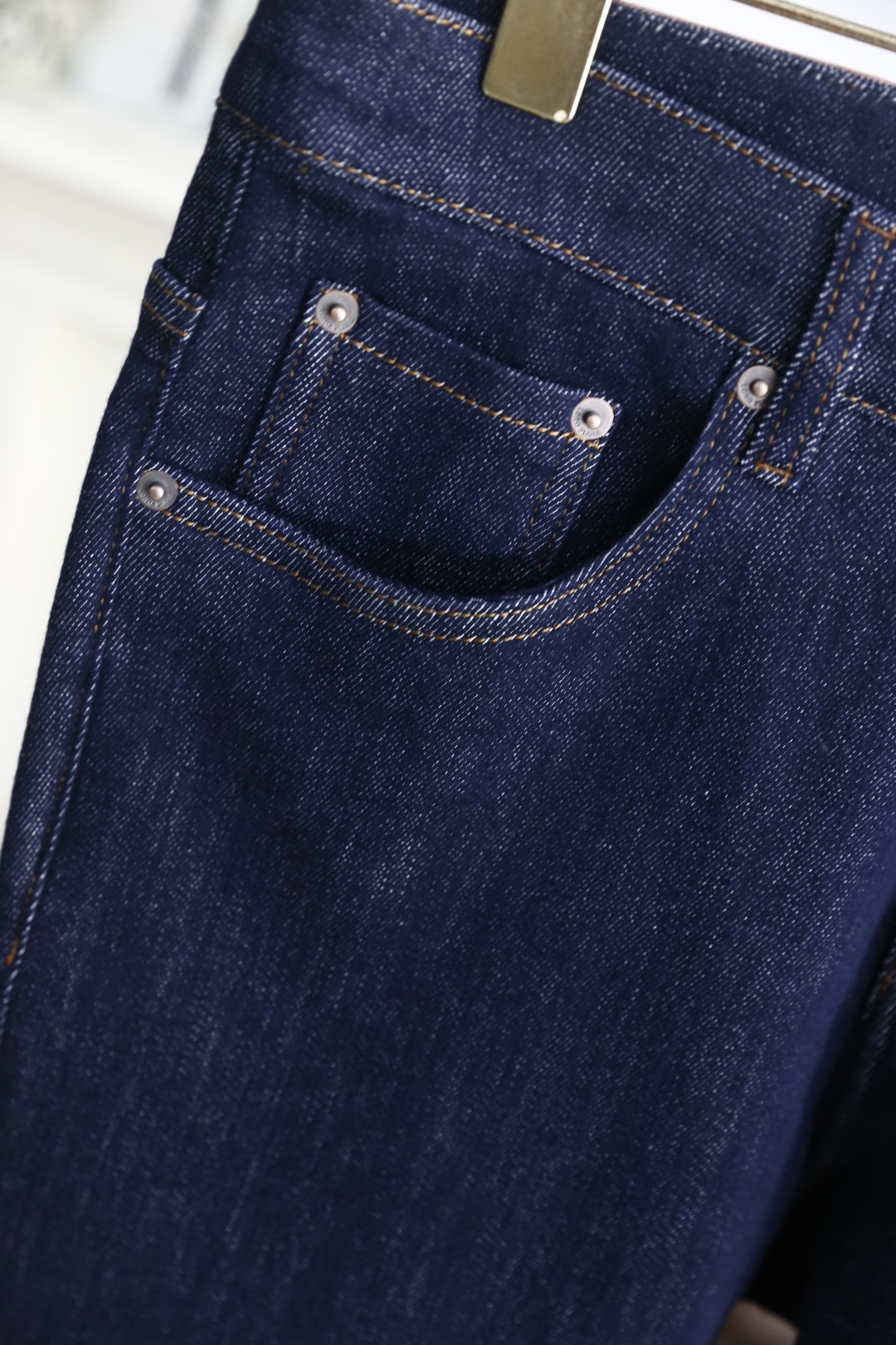 🔥lP🆕.
季新品时尚男士休闲牛仔裤👖采用客供水洗弹力牛仔面料！奢华经典品牌字母Logo标志彰显品牌特征