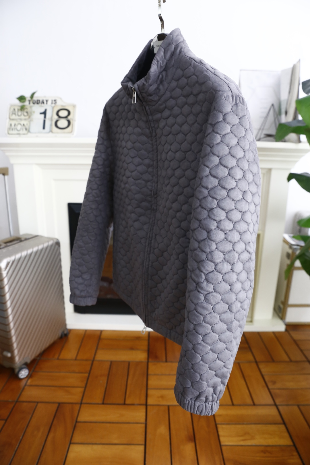 🔥lP🆕.
季新品时尚经典拉链夹克！奢华经典品牌元素设计品相完美如斯！属于入柜级别，可预见性的爆款！采用