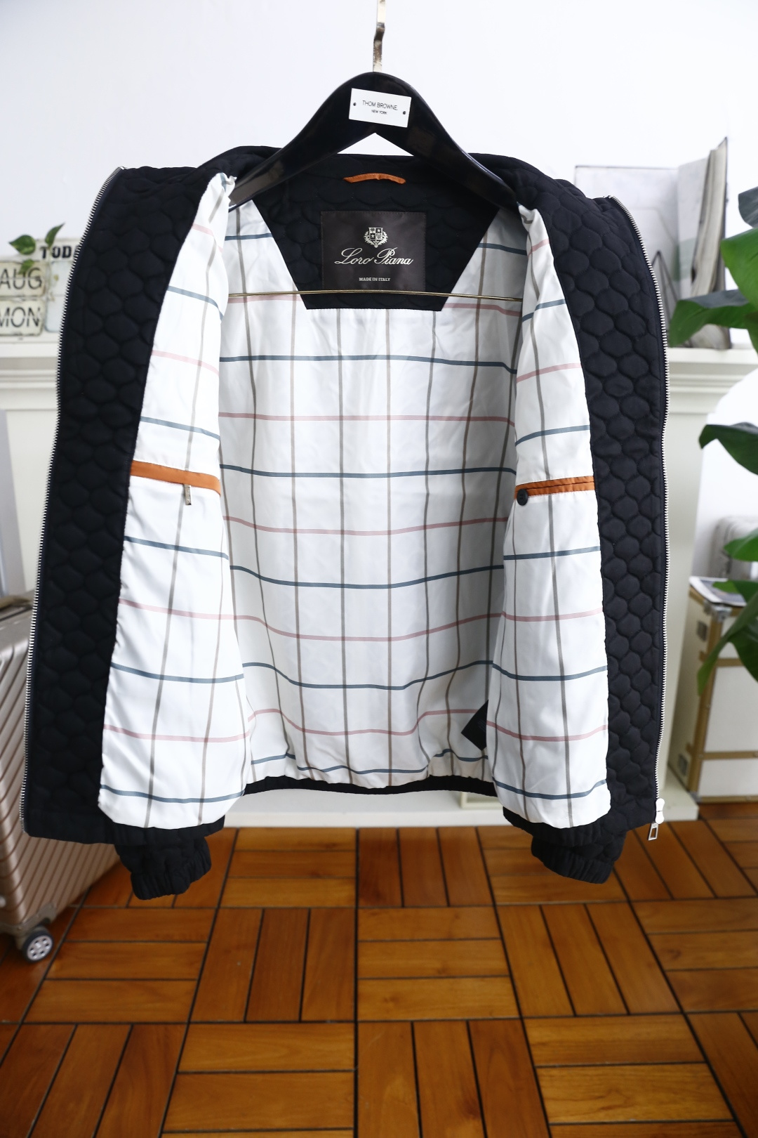 🔥lP🆕.
季新品时尚经典拉链夹克！奢华经典品牌元素设计品相完美如斯！属于入柜级别，可预见性的爆款！采用