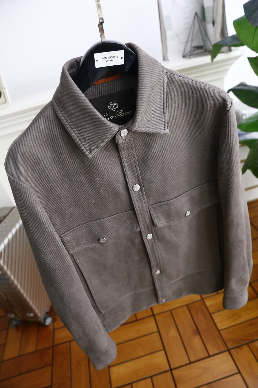 🔥lP🆕.
秋季新品！时尚顶级高密麂皮绒夹克外套 海外专柜同步 奢华经典品牌元素logo设计👍高级定制 