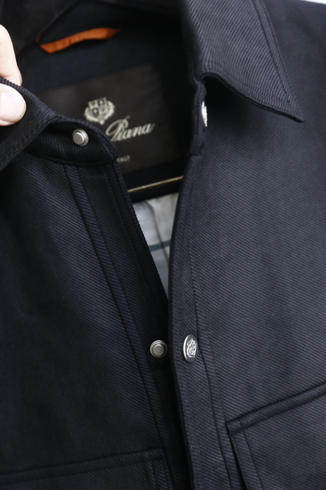 🔥lP🆕.
秋季新品！时尚顶级高密麂皮绒夹克外套 海外专柜同步 奢华经典品牌元素logo设计👍高级定制 