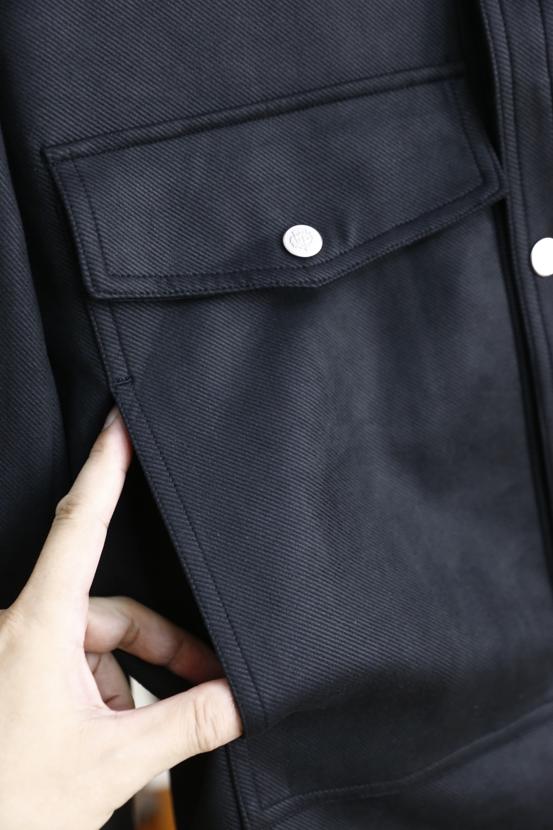 🔥lP🆕.
秋季新品！时尚顶级高密麂皮绒夹克外套 海外专柜同步 奢华经典品牌元素logo设计👍高级定制 