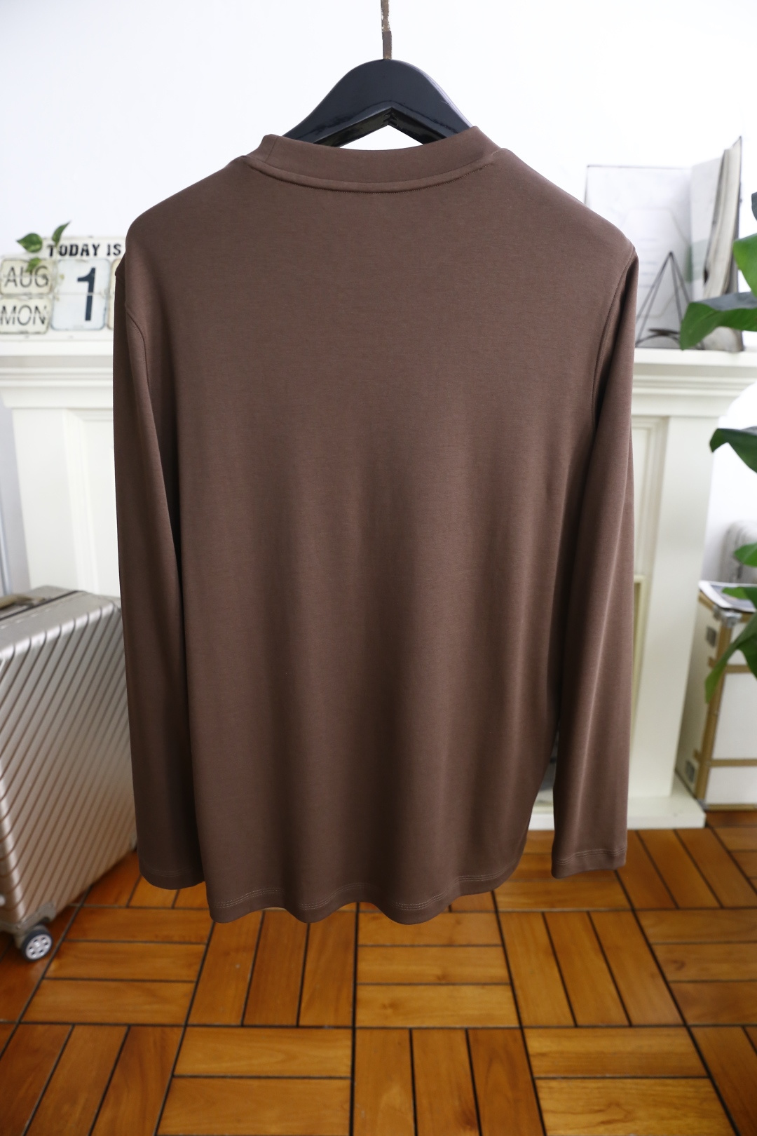 🔥普拉*/Pr*da.
秋季新品时尚男士圆领长袖🔥胸前奢华经典三角标字母LOGO设计！绝对经得起时间的考