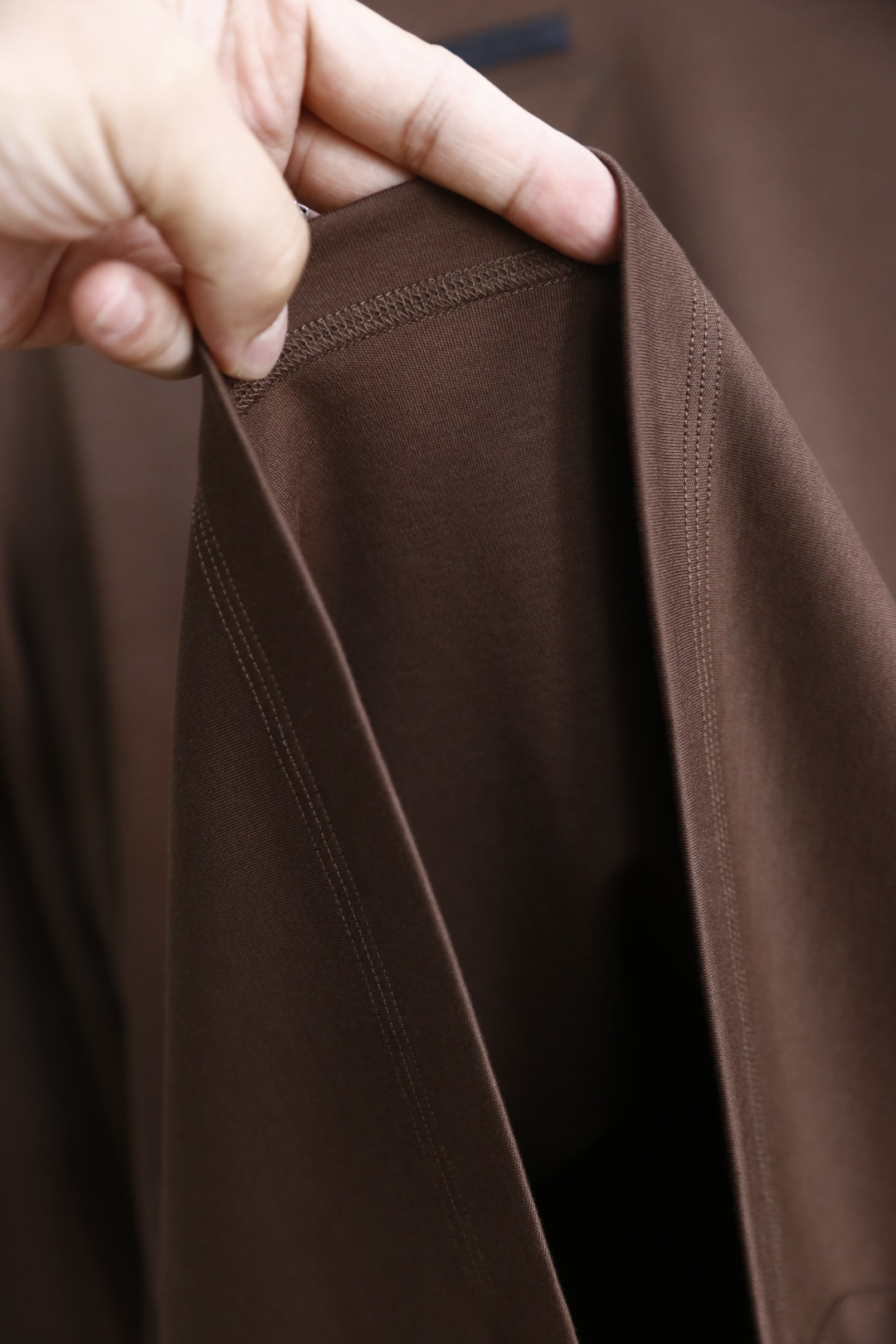 🔥普拉*/Pr*da.
秋季新品时尚男士圆领长袖🔥胸前奢华经典三角标字母LOGO设计！绝对经得起时间的考