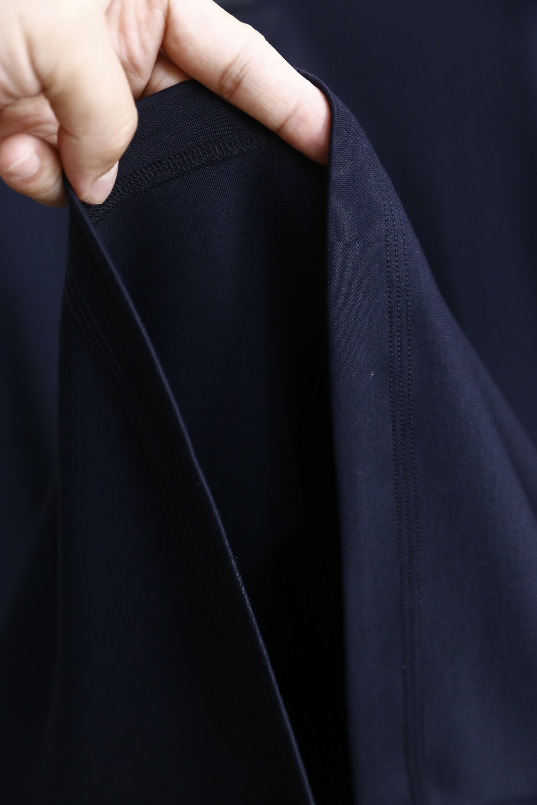 🔥普拉*/Pr*da.
秋季新品时尚男士圆领长袖🔥胸前奢华经典三角标字母LOGO设计！绝对经得起时间的考