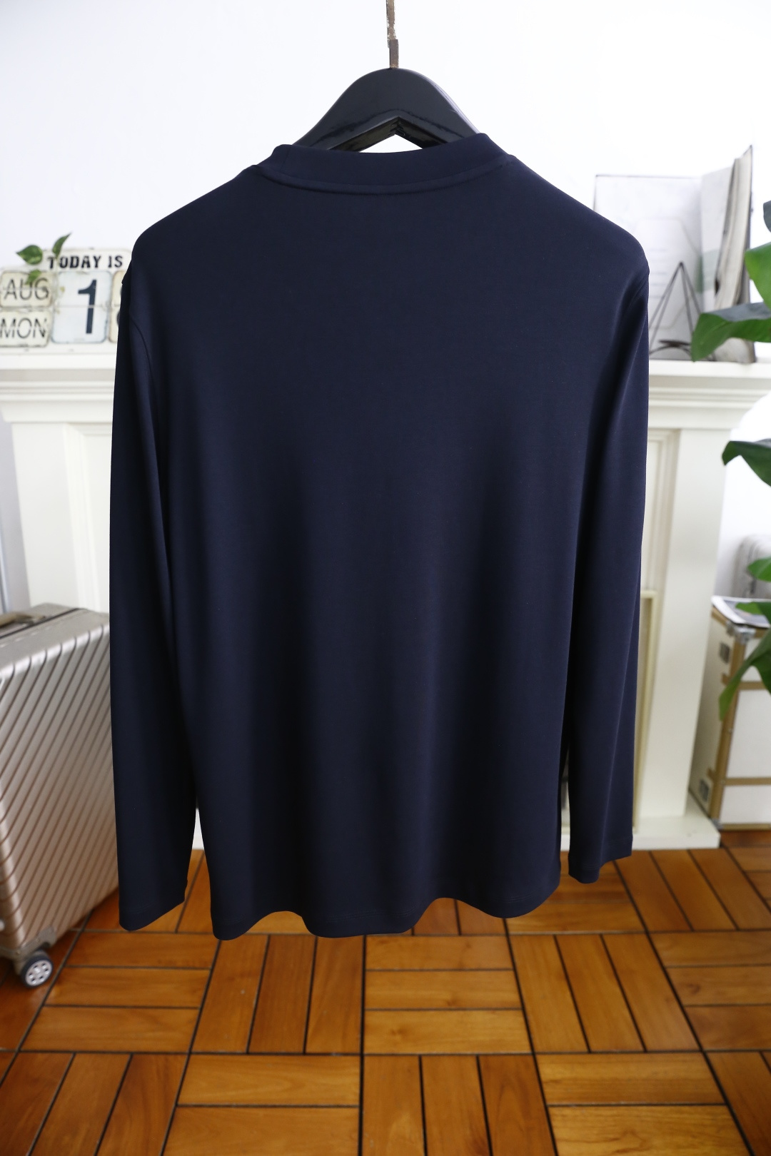 🔥普拉*/Pr*da.
秋季新品时尚男士圆领长袖🔥胸前奢华经典三角标字母LOGO设计！绝对经得起时间的考