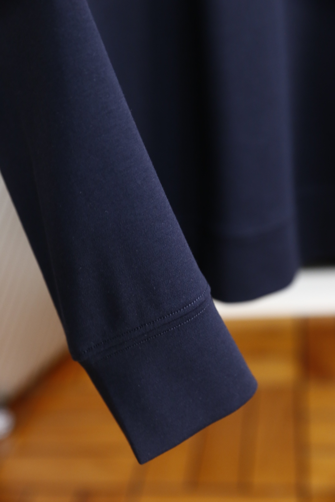 🔥lP🆕.
秋季新品时尚男士圆领长袖🔥胸前奢华经典LOGO设计！绝对经得起时间的考验！！采用高档莫代尔面