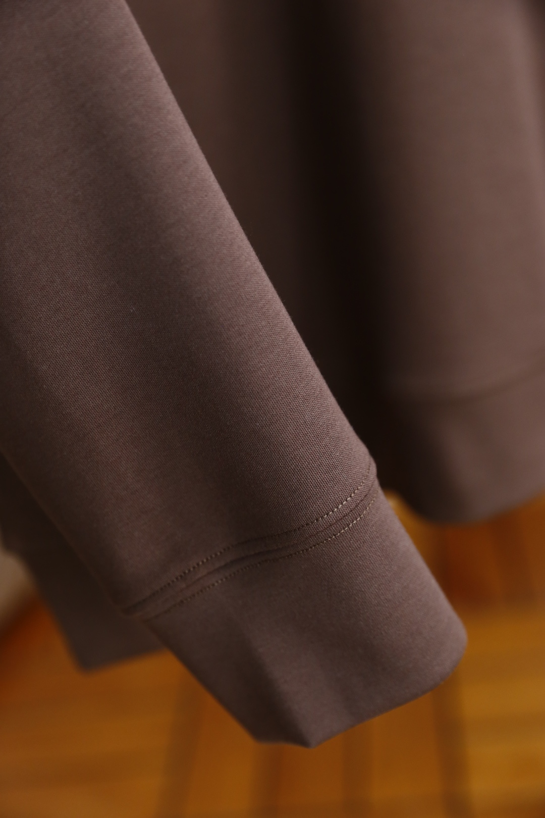 🔥lP🆕.
秋季新品时尚男士圆领长袖🔥胸前奢华经典LOGO设计！绝对经得起时间的考验！！采用高档莫代尔面