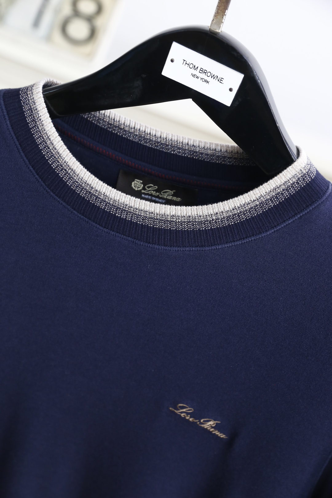 🔥lP🆕.
秋季新品时尚圆领长袖！胸前奢华品牌字母图案设计✅高端大气经典系列，经典圆领设计时尚有型 👍简