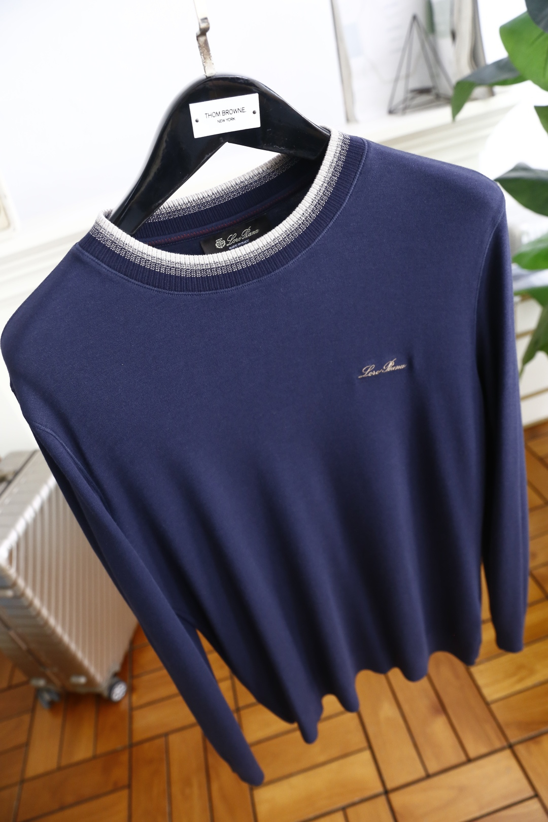 🔥lP🆕.
秋季新品时尚圆领长袖！胸前奢华品牌字母图案设计✅高端大气经典系列，经典圆领设计时尚有型 👍简