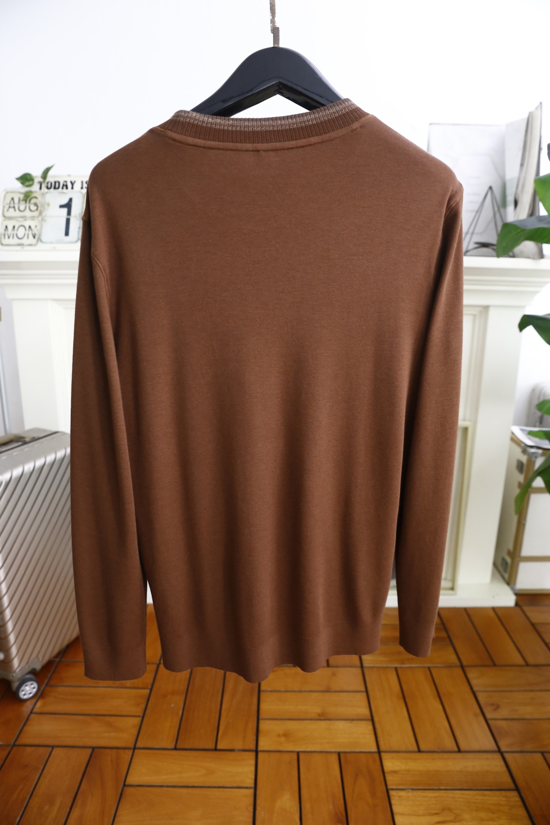 🔥lP🆕.
秋季新品时尚圆领长袖！胸前奢华品牌字母图案设计✅高端大气经典系列，经典圆领设计时尚有型 👍简