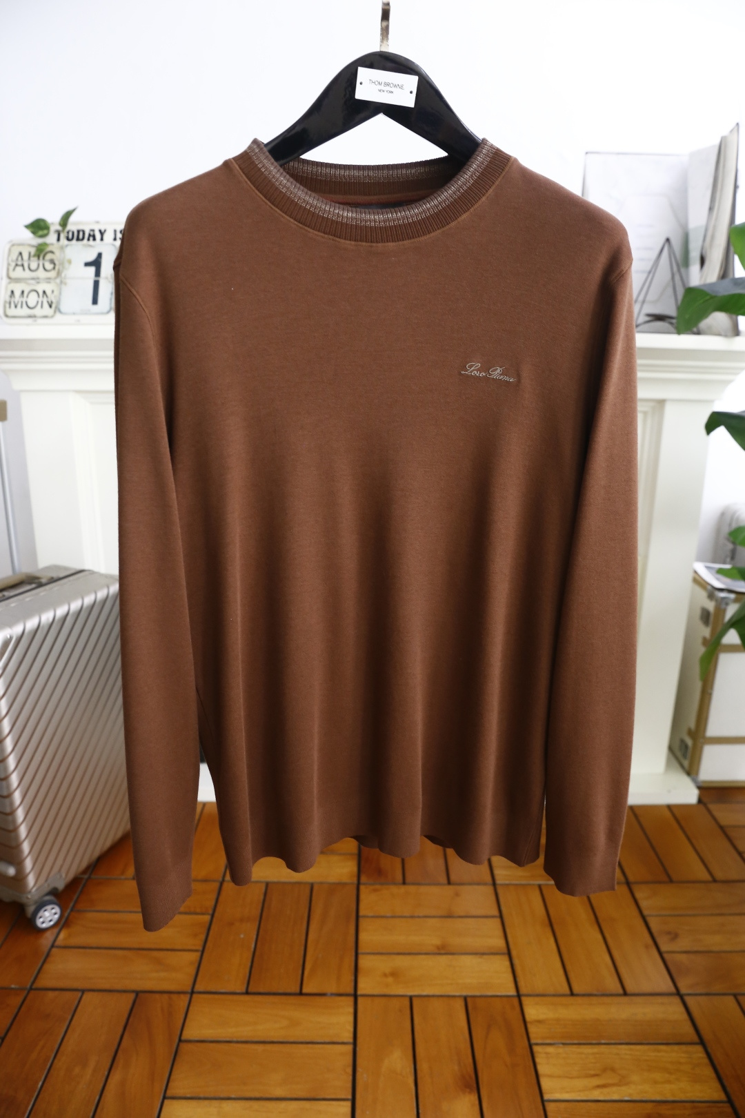 🔥lP🆕.
秋季新品时尚圆领长袖！胸前奢华品牌字母图案设计✅高端大气经典系列，经典圆领设计时尚有型 👍简