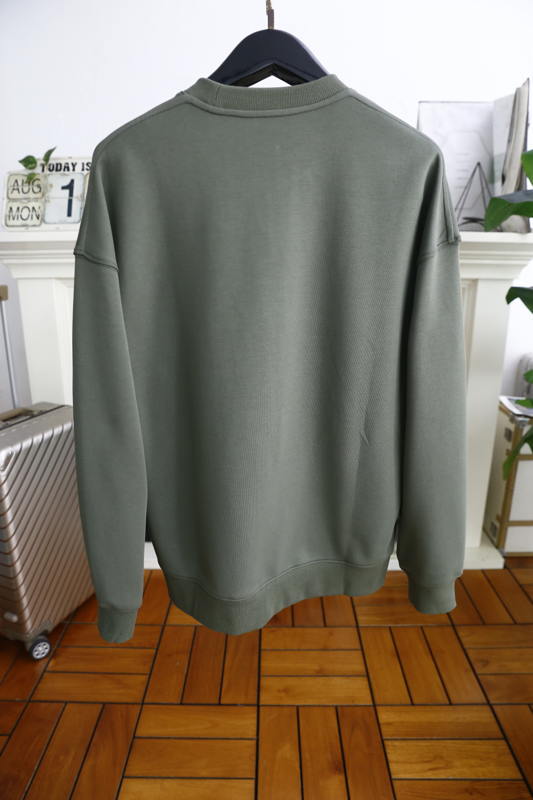 🔥罗意威.
秋季新品时尚男士圆领卫衣🔥奢华经典品牌原版LOGO设计！绝对经得起时间的考验！！采用高档舒适