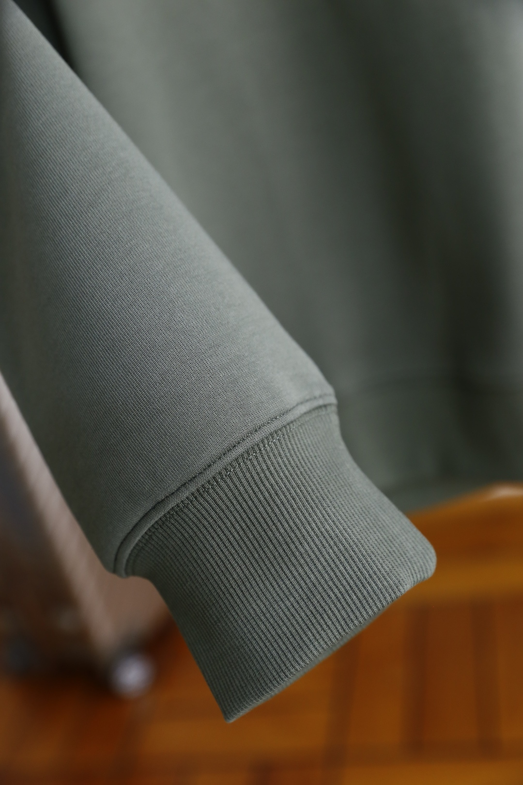 🔥罗意威.
秋季新品时尚男士圆领卫衣🔥奢华经典品牌原版LOGO设计！绝对经得起时间的考验！！采用高档舒适