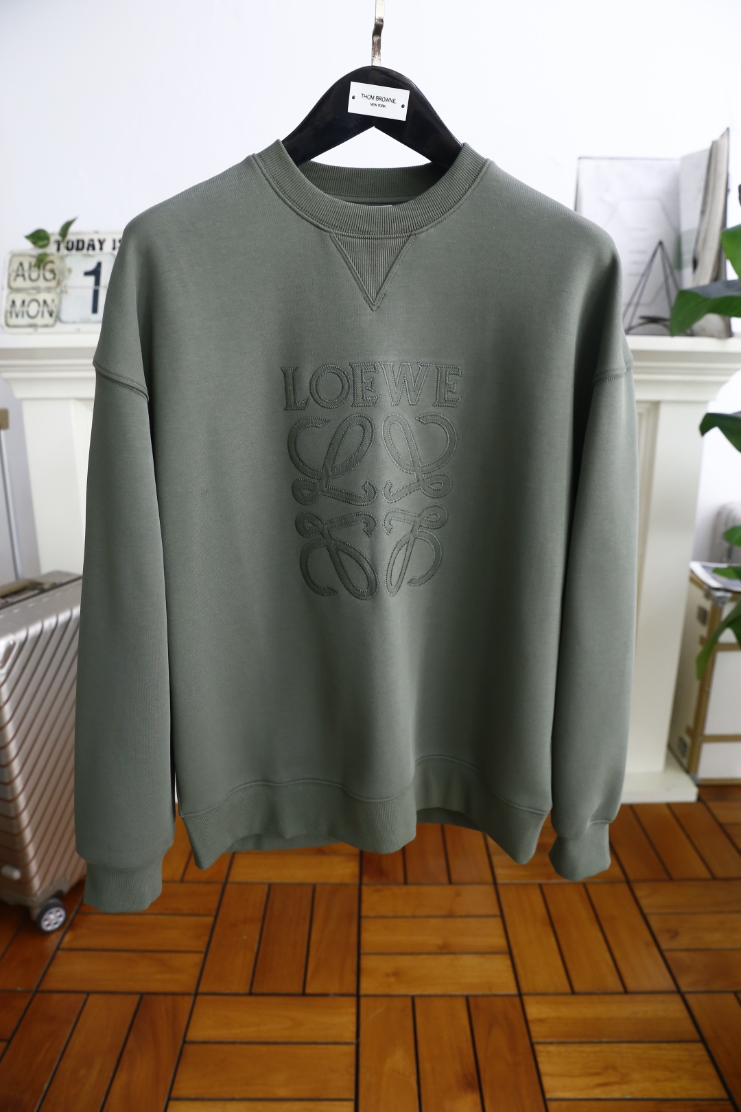 🔥罗意威.
秋季新品时尚男士圆领卫衣🔥奢华经典品牌原版LOGO设计！绝对经得起时间的考验！！采用高档舒适