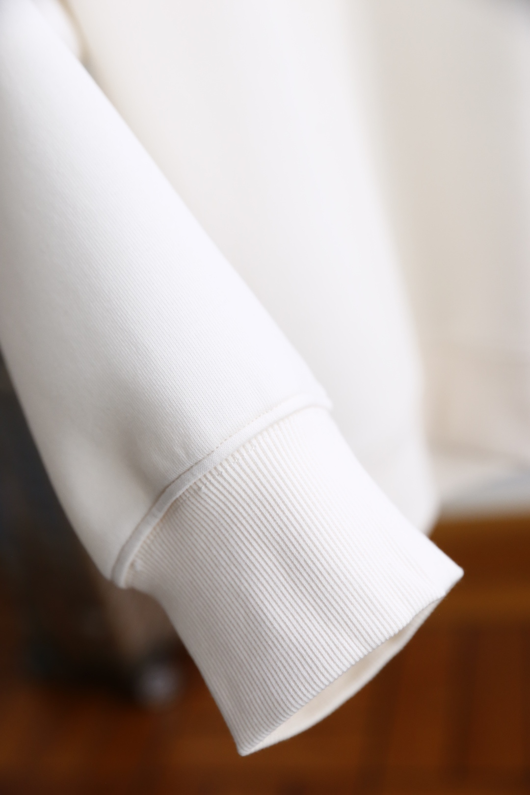 🔥罗意威.
秋季新品时尚男士圆领卫衣🔥奢华经典品牌原版LOGO设计！绝对经得起时间的考验！！采用高档舒适