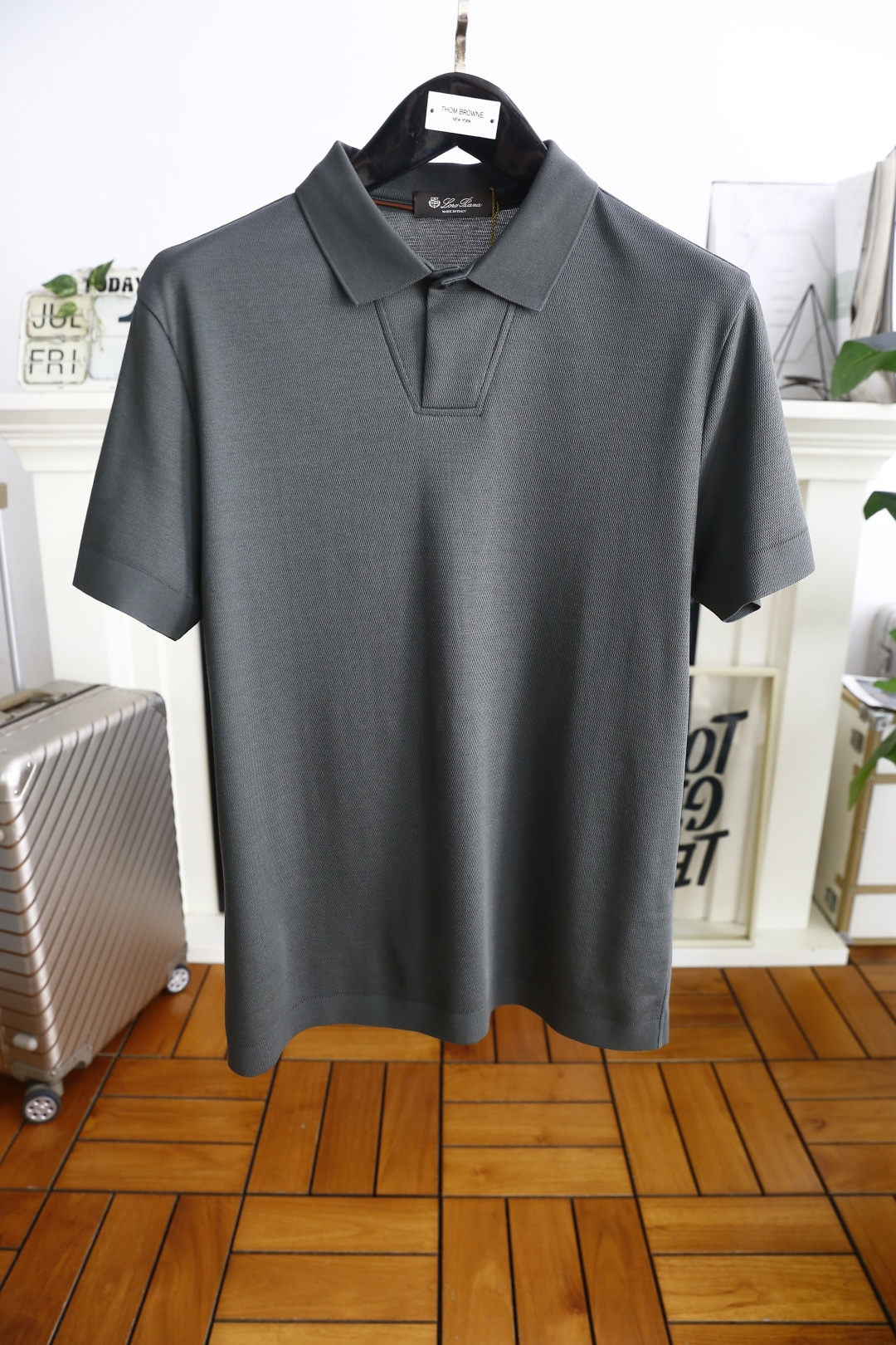 🔥lP🆕.
25夏季男士翻领Polo衫👍🏼时尚精致领口设计！高级定制百搭款式 任何人都可以轻松驾驭 采用