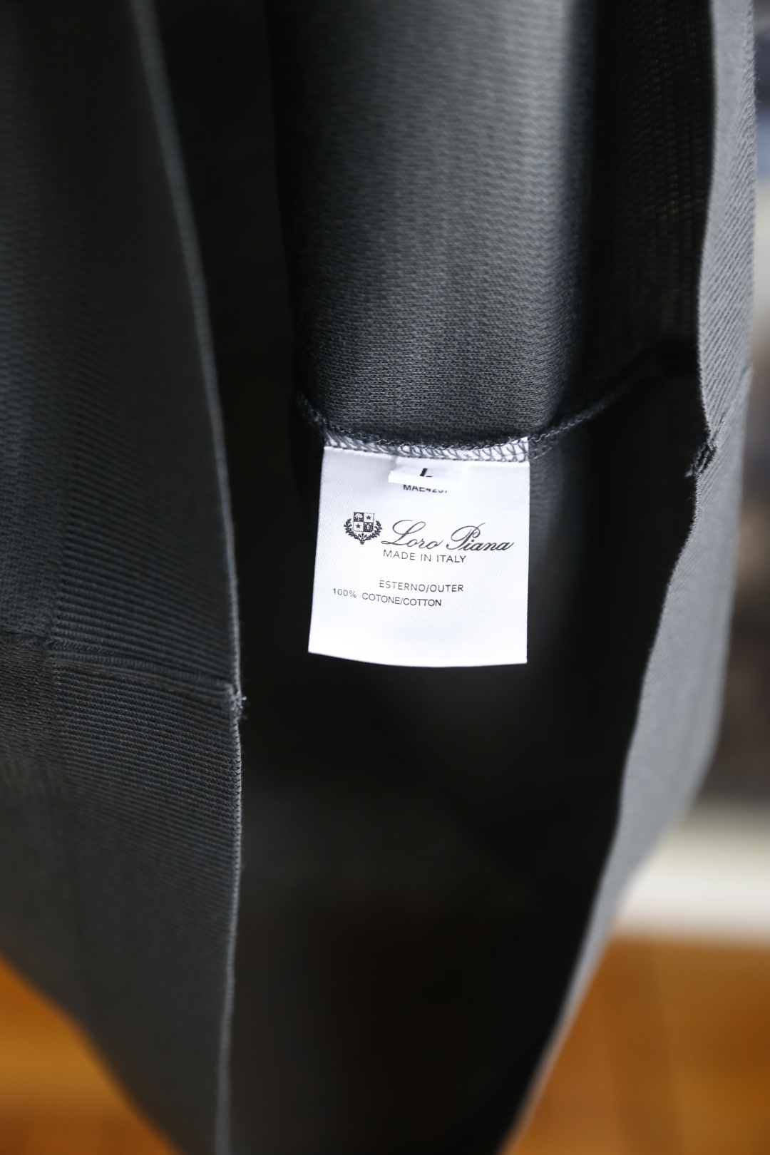 🔥lP🆕.
25夏季男士翻领Polo衫👍🏼时尚精致领口设计！高级定制百搭款式 任何人都可以轻松驾驭 采用