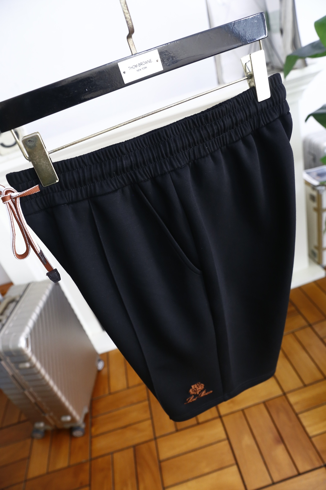 🔥lP🆕.
2025夏季男士👍🏼时尚休闲短裤！经典百搭的款式 没有过多的装饰 主打面料与版型 松紧腰两侧