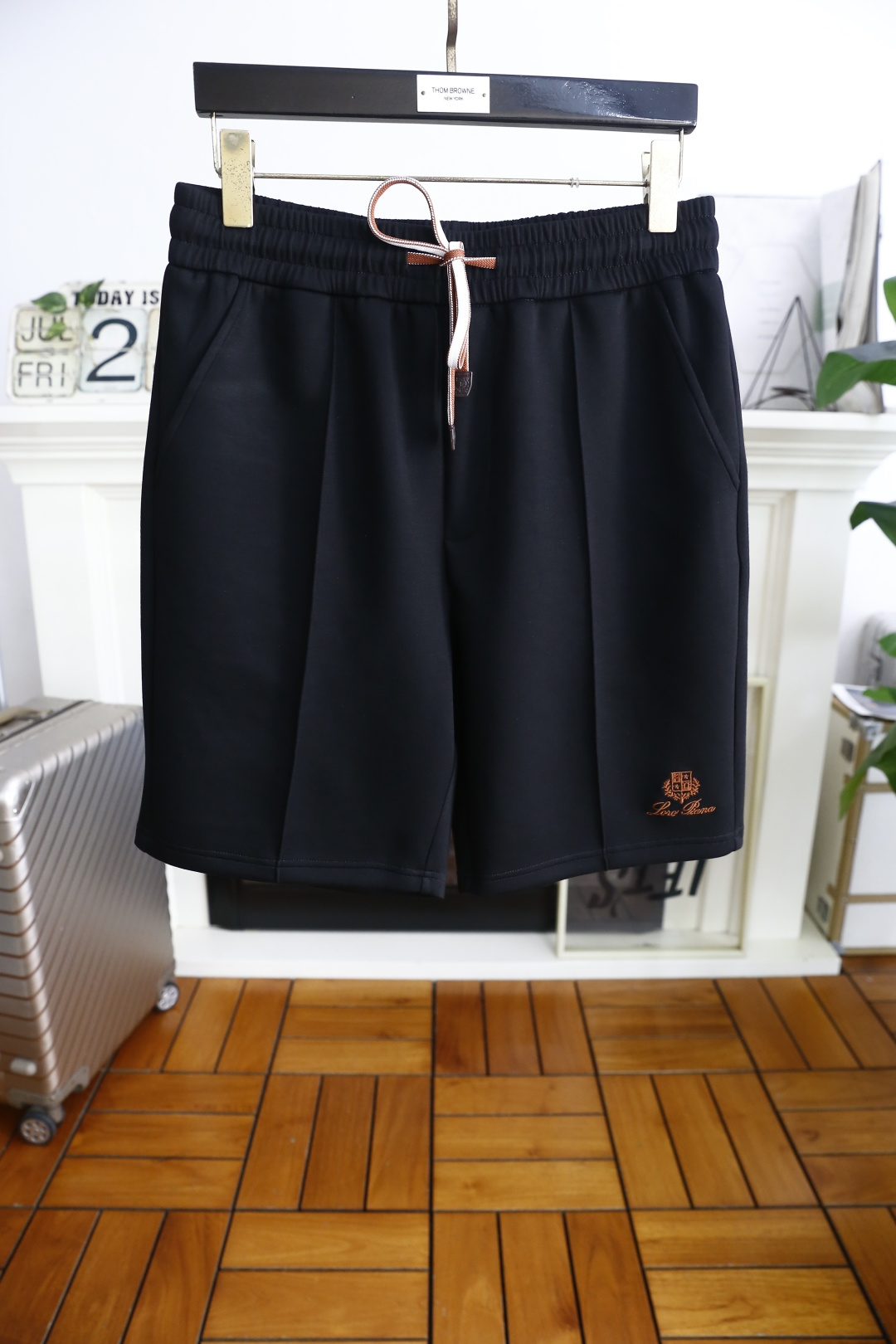 🔥lP🆕.
2025夏季男士👍🏼时尚休闲短裤！经典百搭的款式 没有过多的装饰 主打面料与版型 松紧腰两侧