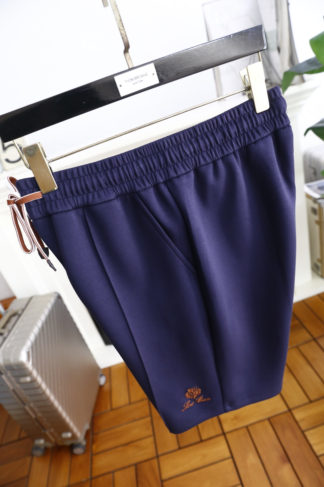 🔥lP🆕.
2025夏季男士👍🏼时尚休闲短裤！经典百搭的款式 没有过多的装饰 主打面料与版型 松紧腰两侧