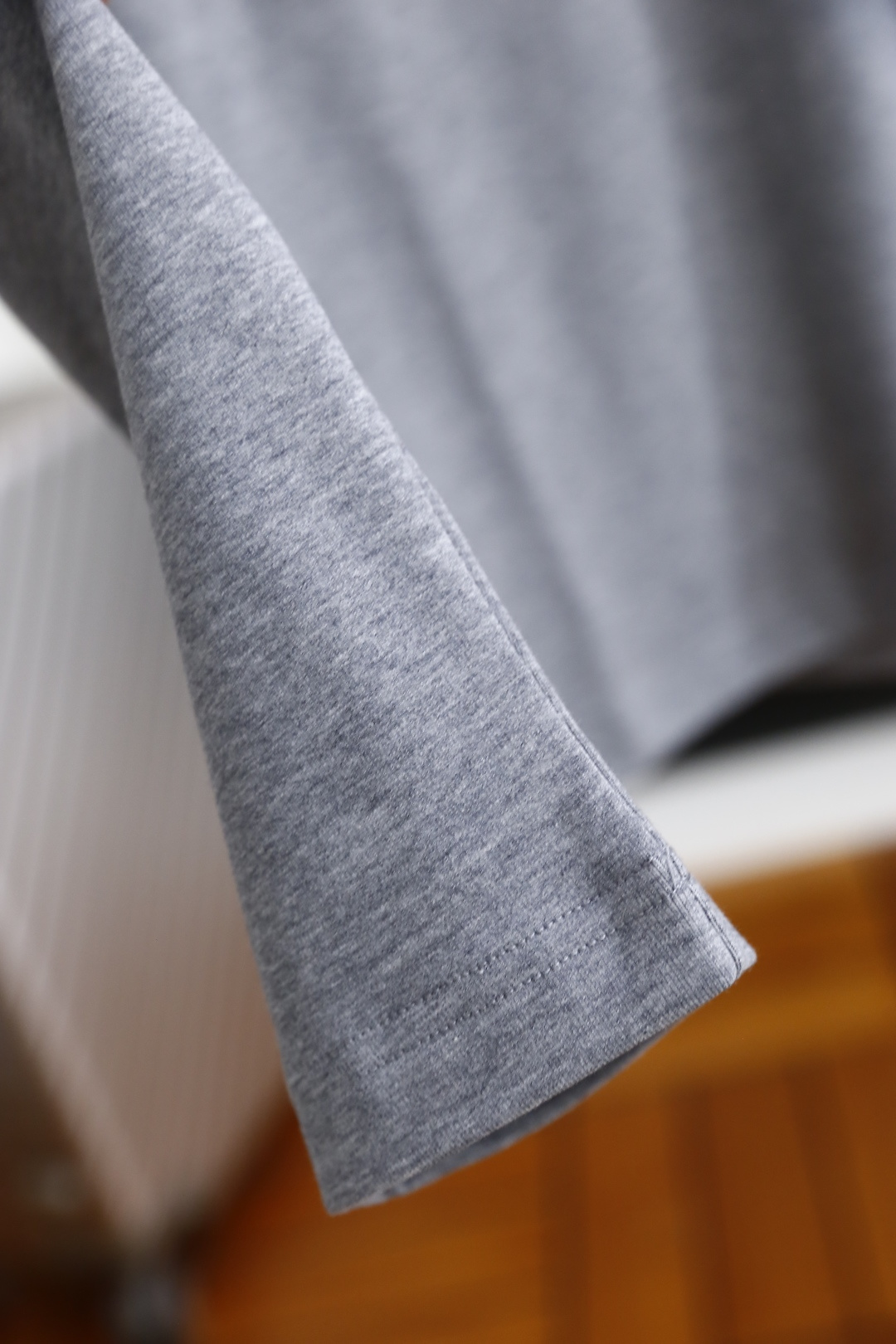 🔥巴宝丽/Burbe*ry.
秋季新款时尚男士中领打底衫！胸前品牌战马LOGO百搭款式！入手便知非常柔软