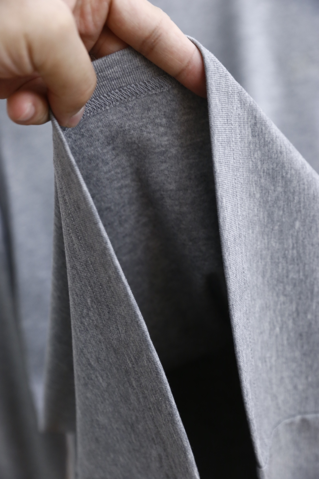 🔥巴宝丽/Burbe*ry.
秋季新款时尚男士中领打底衫！胸前品牌战马LOGO百搭款式！入手便知非常柔软