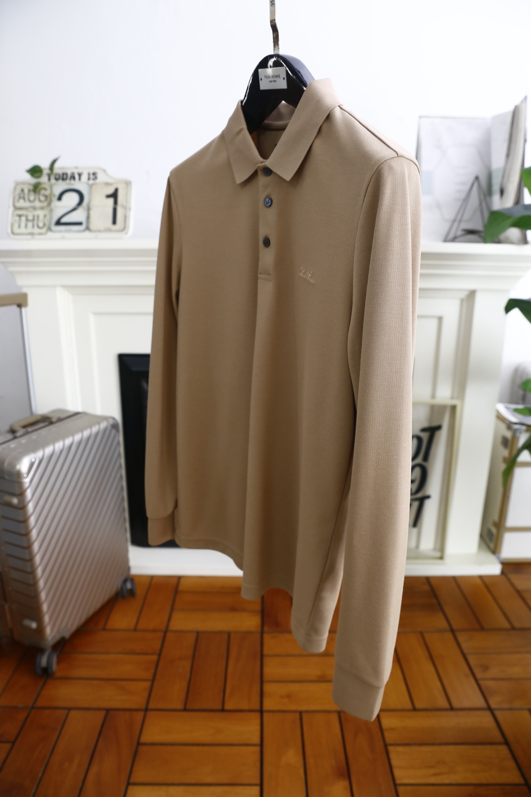 🔥lP🆕.
秋季新款🆕男士长袖翻领Polo衫！胸前奢华品牌经典LOGO设计，采用高档顶级🔝舒适保暖面料👍