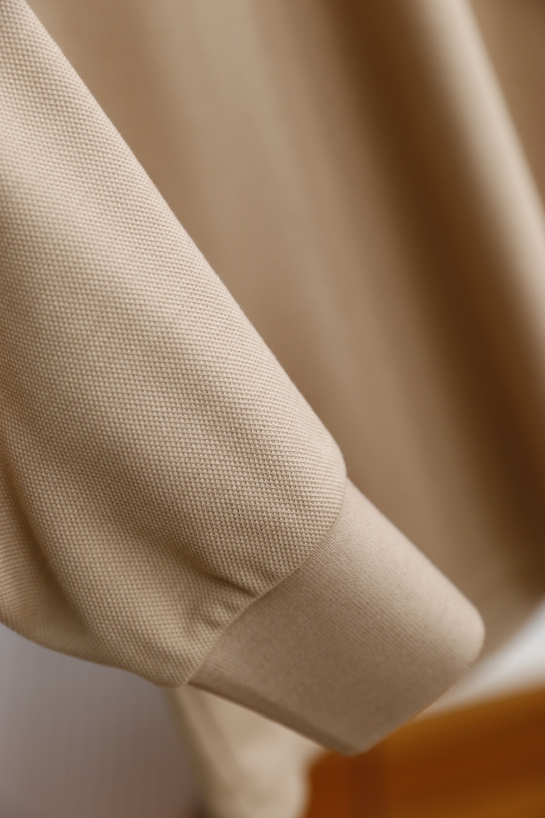 🔥lP🆕.
秋季新款🆕男士长袖翻领Polo衫！胸前奢华品牌经典LOGO设计，采用高档顶级🔝舒适保暖面料👍