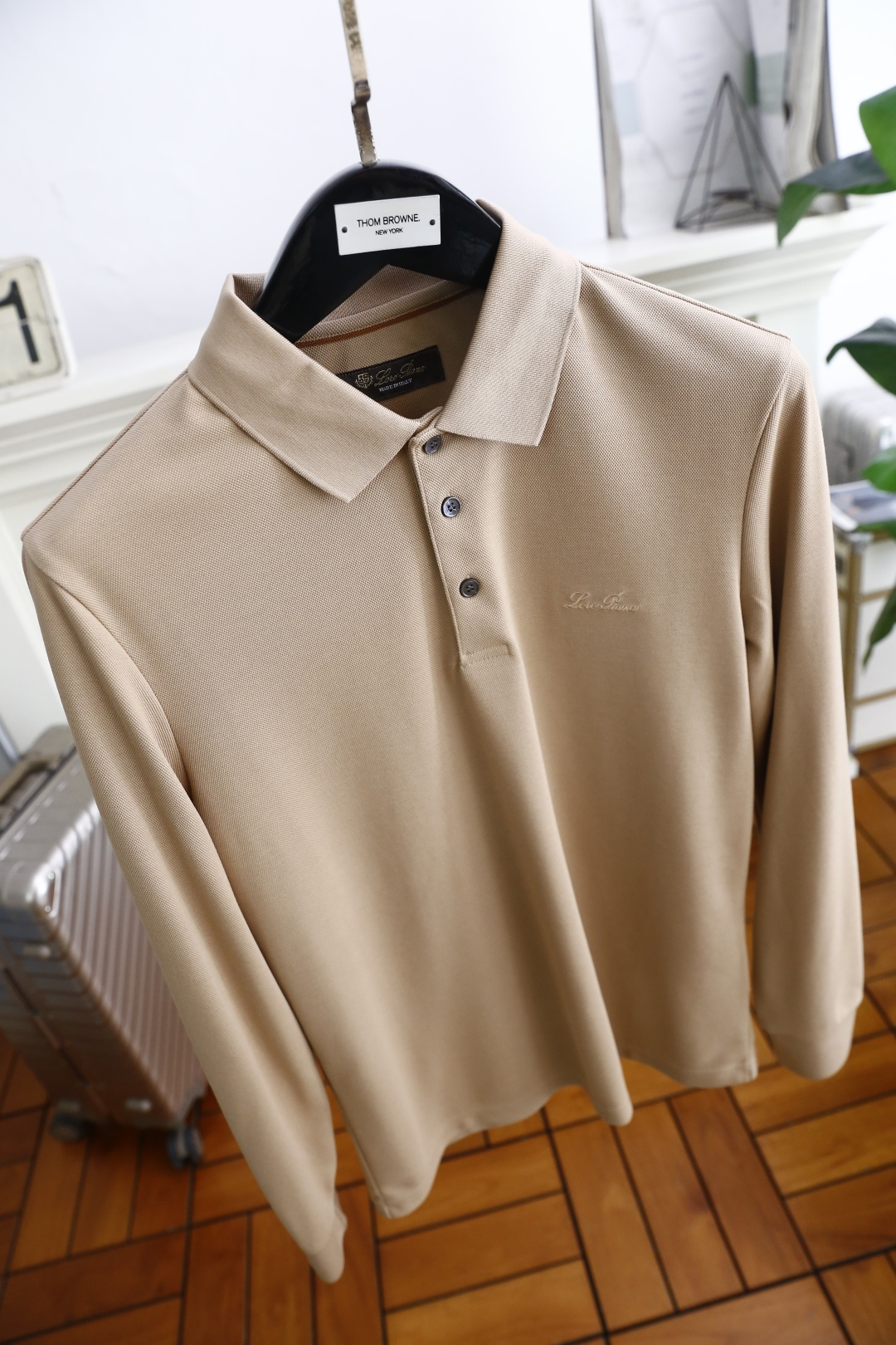 🔥lP🆕.
秋季新款🆕男士长袖翻领Polo衫！胸前奢华品牌经典LOGO设计，采用高档顶级🔝舒适保暖面料👍