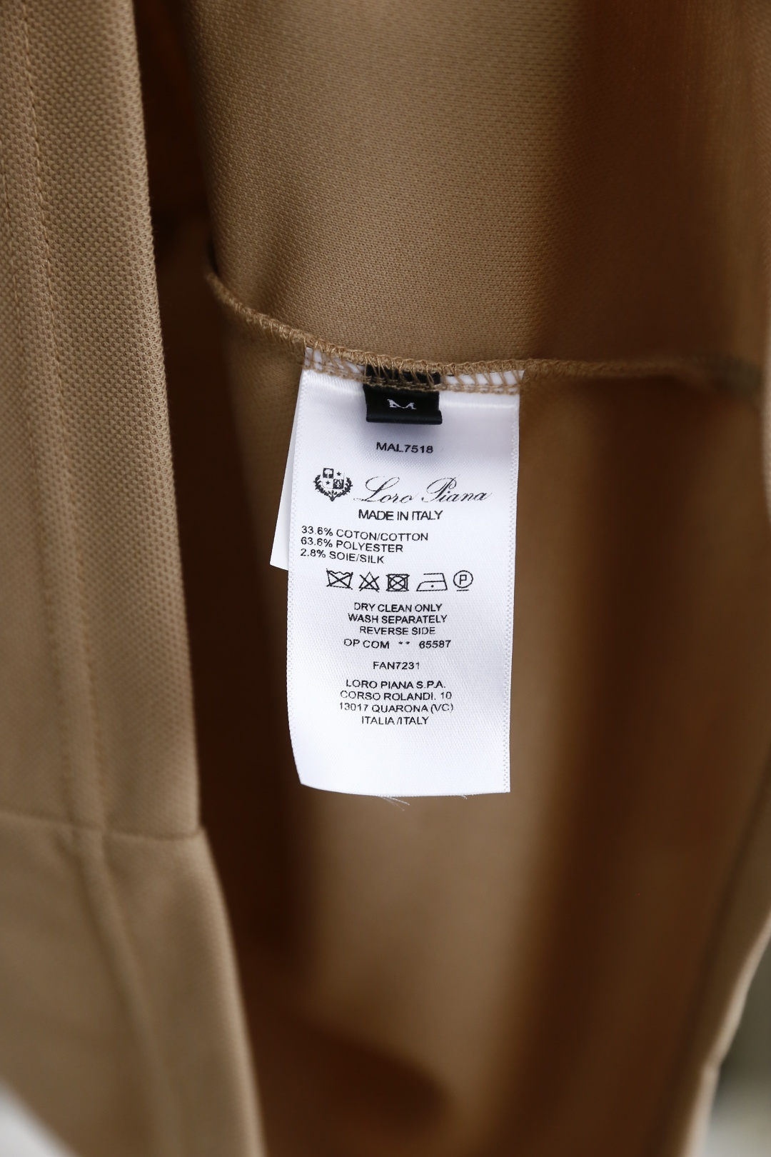 🔥lP🆕.
秋季新款🆕男士长袖翻领Polo衫！胸前奢华品牌经典LOGO设计，采用高档顶级🔝舒适保暖面料👍