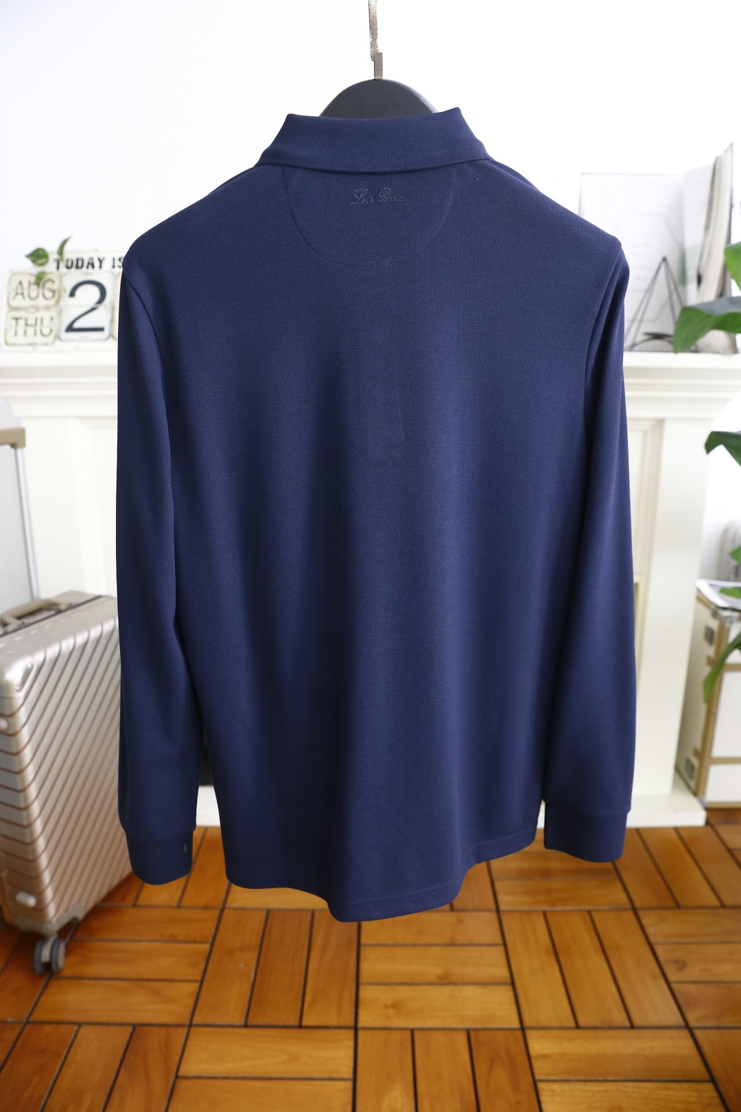 🔥lP🆕.
秋季新款🆕男士长袖翻领Polo衫！胸前奢华品牌经典LOGO设计，采用高档顶级🔝舒适保暖面料👍