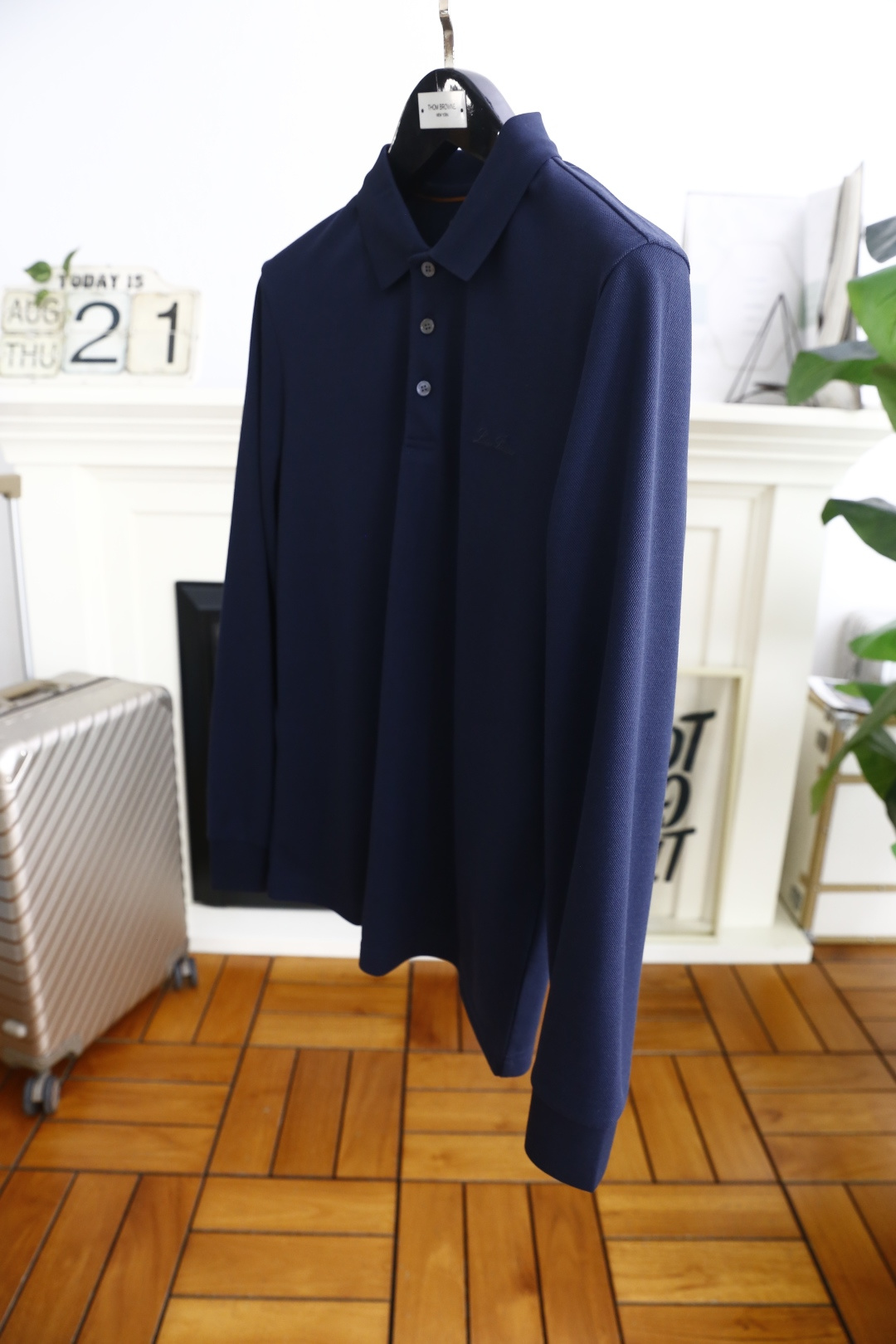 🔥lP🆕.
秋季新款🆕男士长袖翻领Polo衫！胸前奢华品牌经典LOGO设计，采用高档顶级🔝舒适保暖面料👍