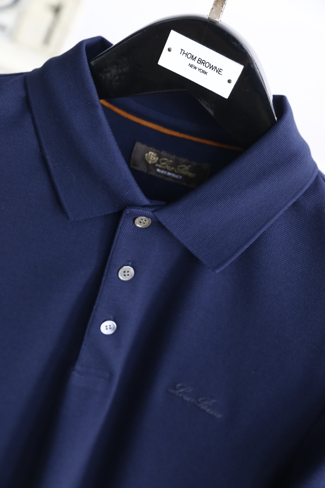 🔥lP🆕.
秋季新款🆕男士长袖翻领Polo衫！胸前奢华品牌经典LOGO设计，采用高档顶级🔝舒适保暖面料👍