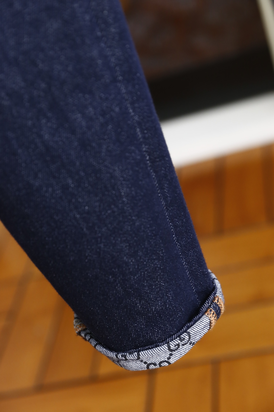 🔥古驰/Gu*ci.
季新品时尚男士牛仔裤👖采用客供水洗弹力牛仔裤！奢华经典品牌Logo标志彰显品牌特征