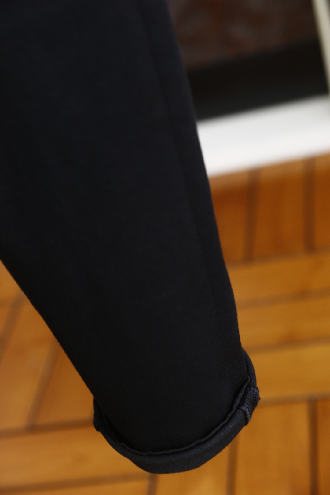 🔥普拉*/Pr*da.
季新品时尚男士休闲牛仔裤👖采用客供水洗弹力牛仔面料！奢华经典品牌三角标Logo标