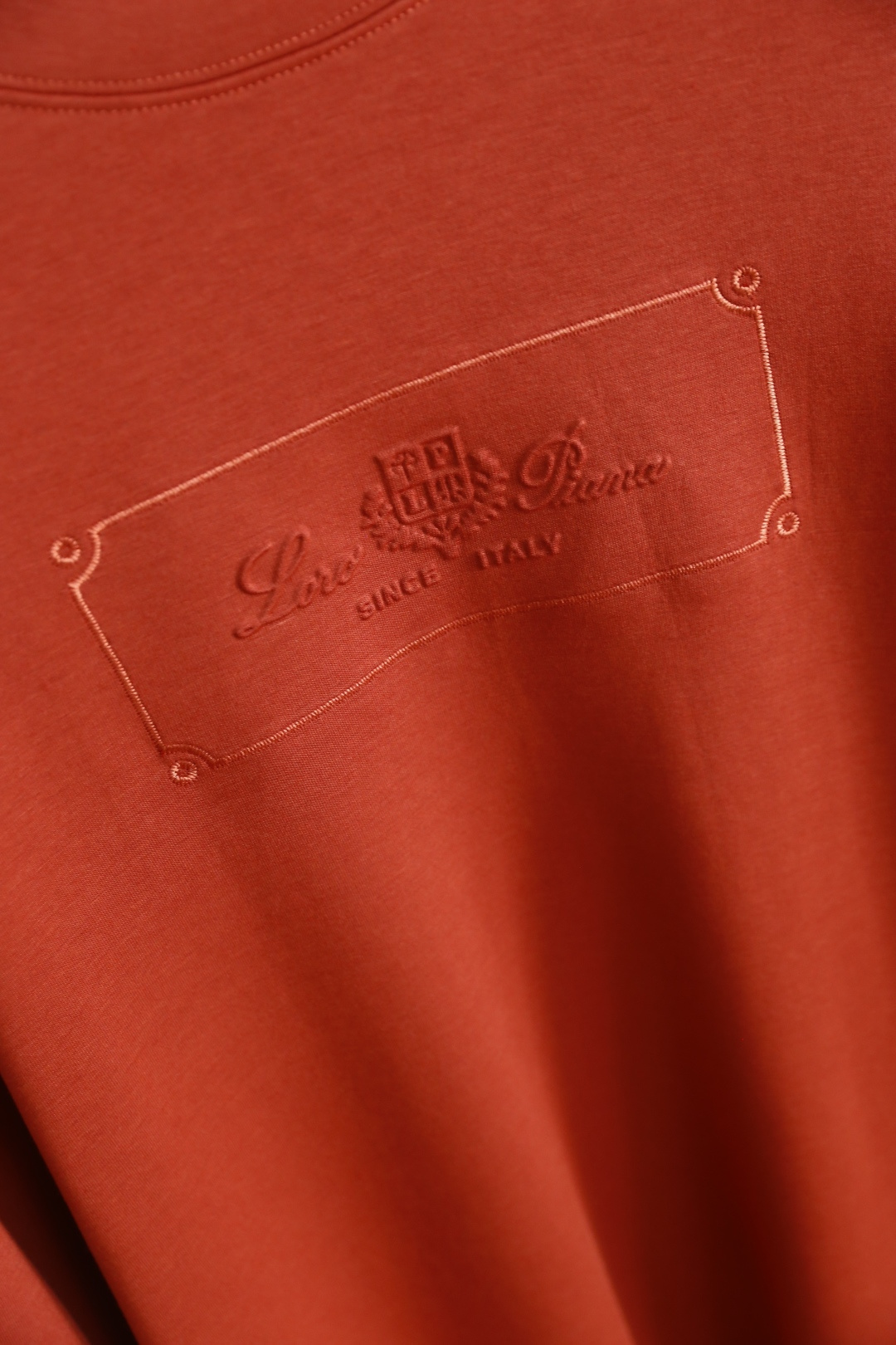 🔥lP🆕.
季新品时尚男士高品质长袖打底衫！采用高档舒适保暖面料，舒适保暖极佳 可防静电手感舒适顺滑 ，