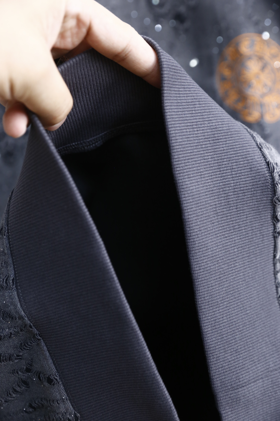 🔥克罗心
秋季新品时尚男士圆领卫衣🔥奢华经典品牌原版LOGO设计！绝对经得起时间的考验！！采用高档舒适面