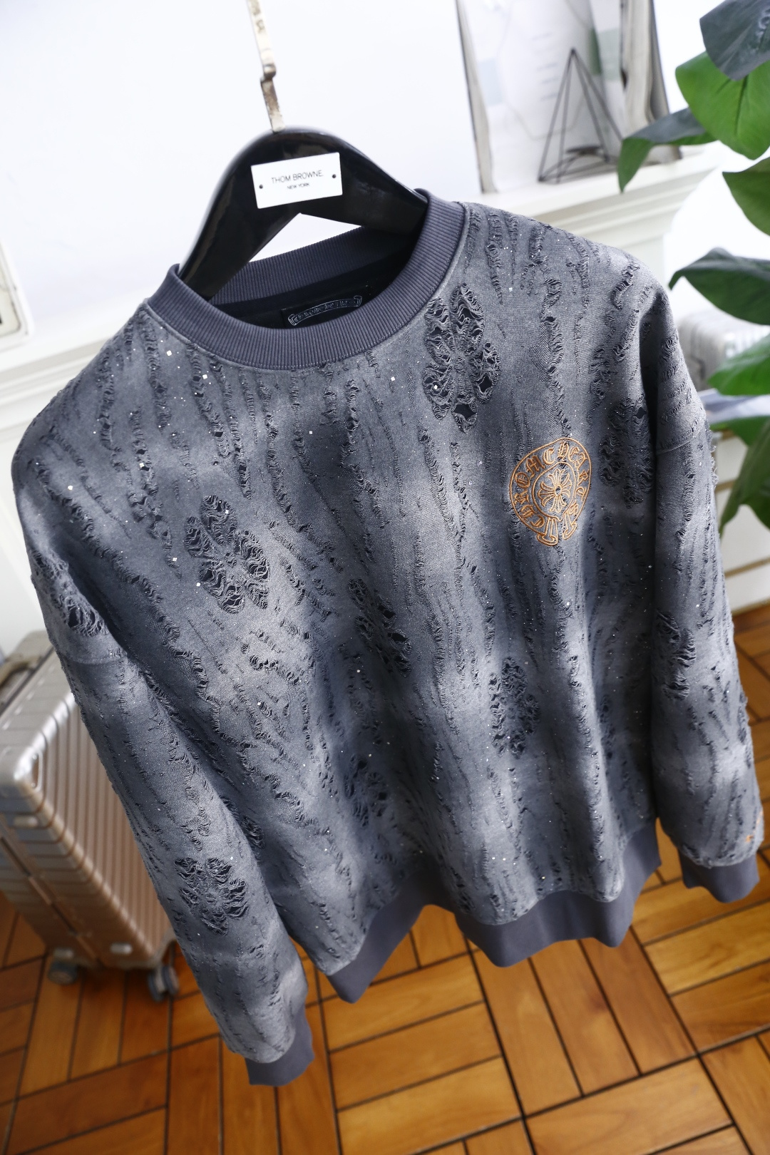 🔥克罗心
秋季新品时尚男士圆领卫衣🔥奢华经典品牌原版LOGO设计！绝对经得起时间的考验！！采用高档舒适面