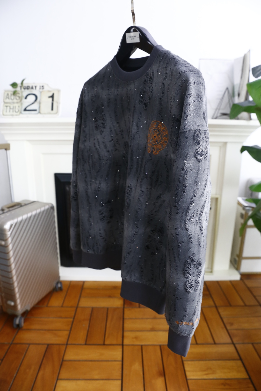 🔥克罗心
秋季新品时尚男士圆领卫衣🔥奢华经典品牌原版LOGO设计！绝对经得起时间的考验！！采用高档舒适面