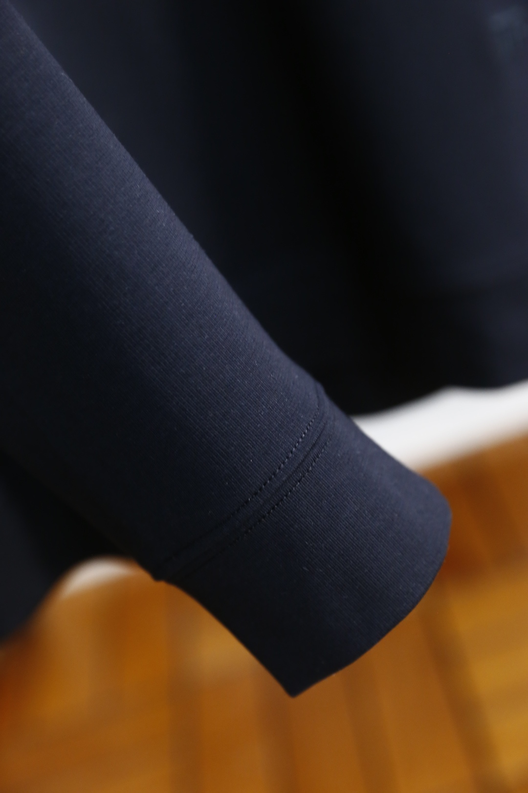 🔥TF.
秋季新品时尚男士圆领长袖🔥奢华经典字母LOGO设计！绝对经得起时间的考验！！采用高档莫代尔面料